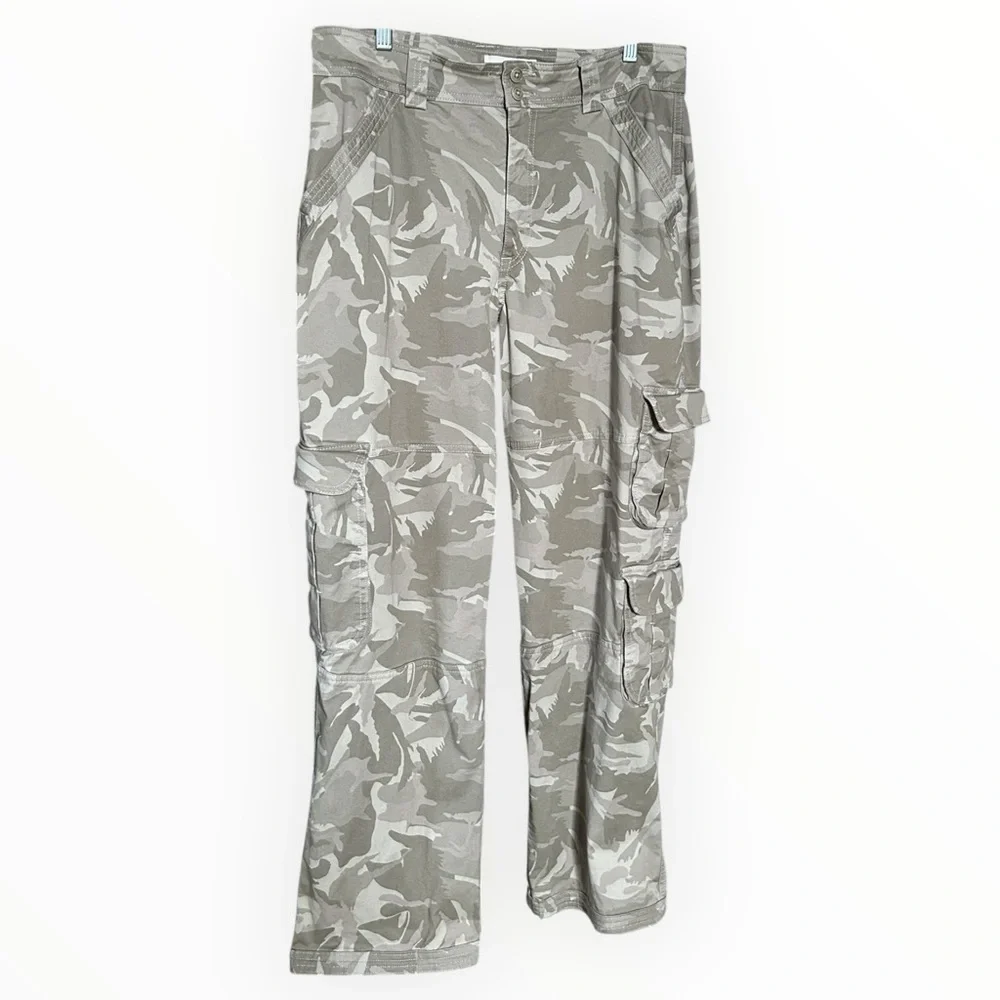 Abercrombie & Fitch Curve Love Women’s Camo Cargo Carpenter Pants Size 31 / 12R - Picture 2 of 10